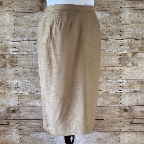 Elegant Size 16W Beige Skirt - Picture 1 of 8